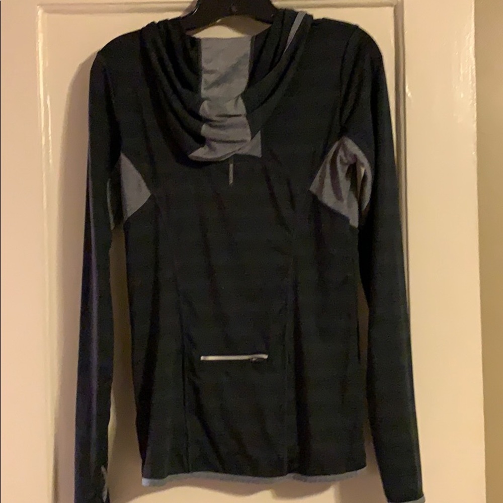 Mondetta form-fitted pullover - Picture 4 of 5